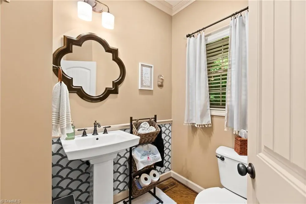 1215 Netterillo Drive Winston-Salem, NC 27103