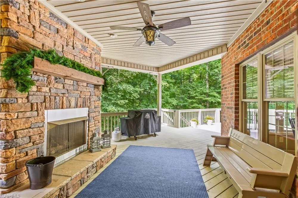 1215 Netterillo Drive Winston-Salem, NC 27103
