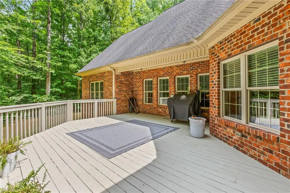 1215 Netterillo Drive Winston-Salem, NC 27103