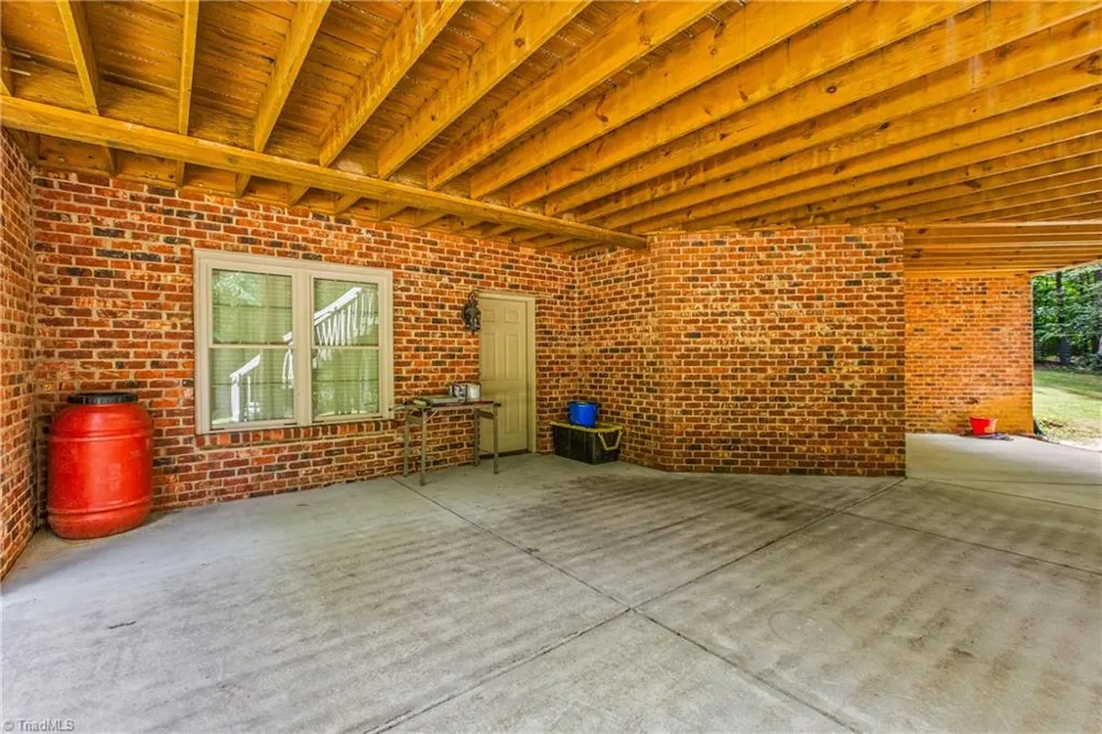 1215 Netterillo Drive Winston-Salem, NC 27103