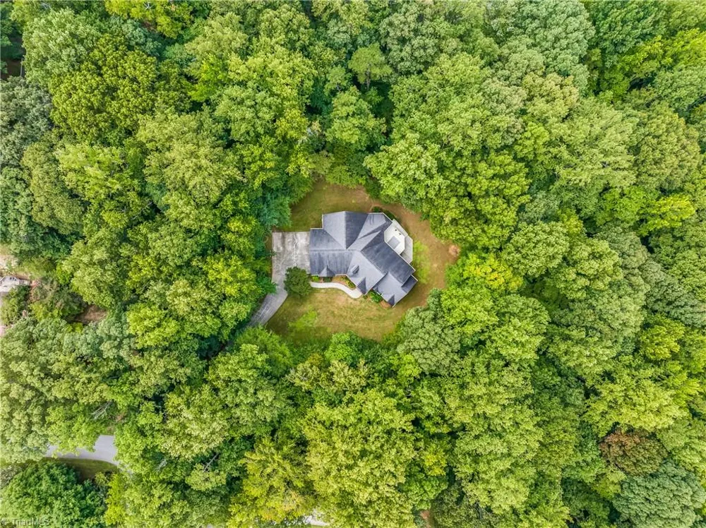 1215 Netterillo Drive Winston-Salem, NC 27103
