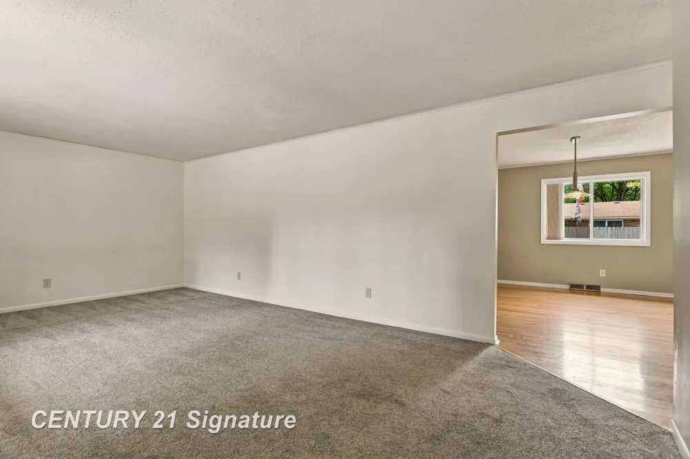 4331 Hilray Drive Saginaw Charter Township, MI 48638
