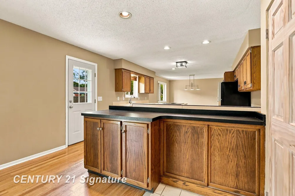4331 Hilray Drive Saginaw Charter Township, MI 48638
