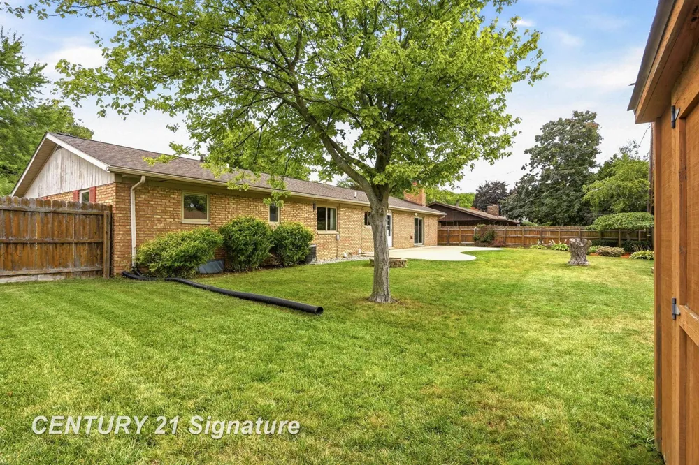 4331 Hilray Drive Saginaw Charter Township, MI 48638