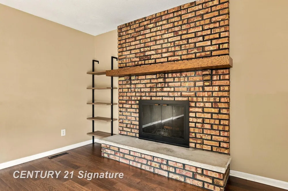 4331 Hilray Drive Saginaw Charter Township, MI 48638