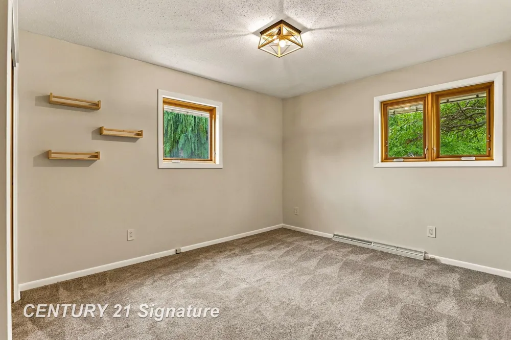 4331 Hilray Drive Saginaw Charter Township, MI 48638