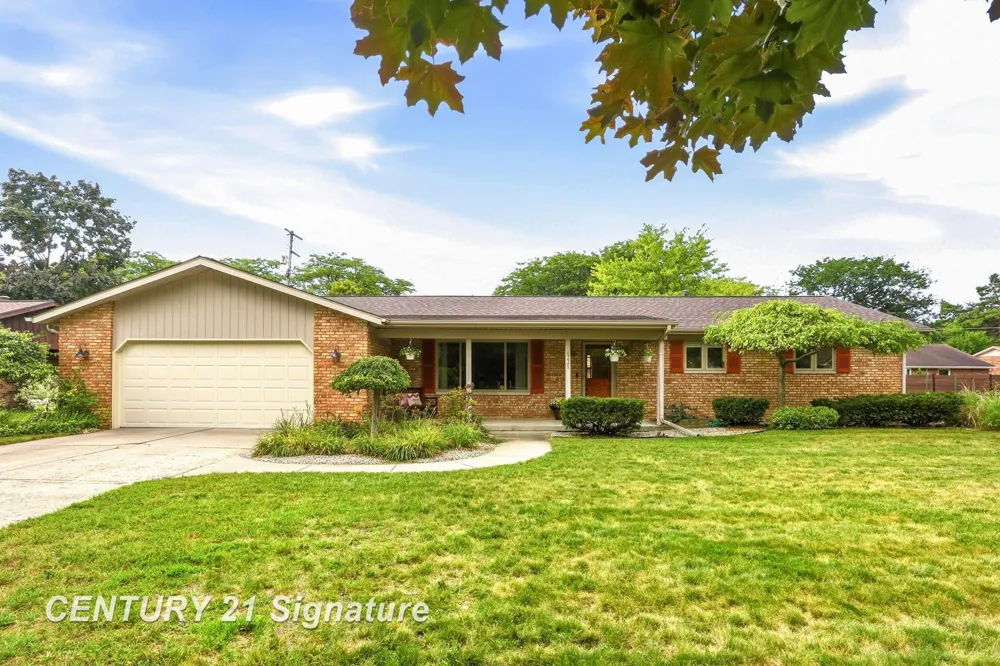4331 Hilray Drive Saginaw Charter Township, MI 48638