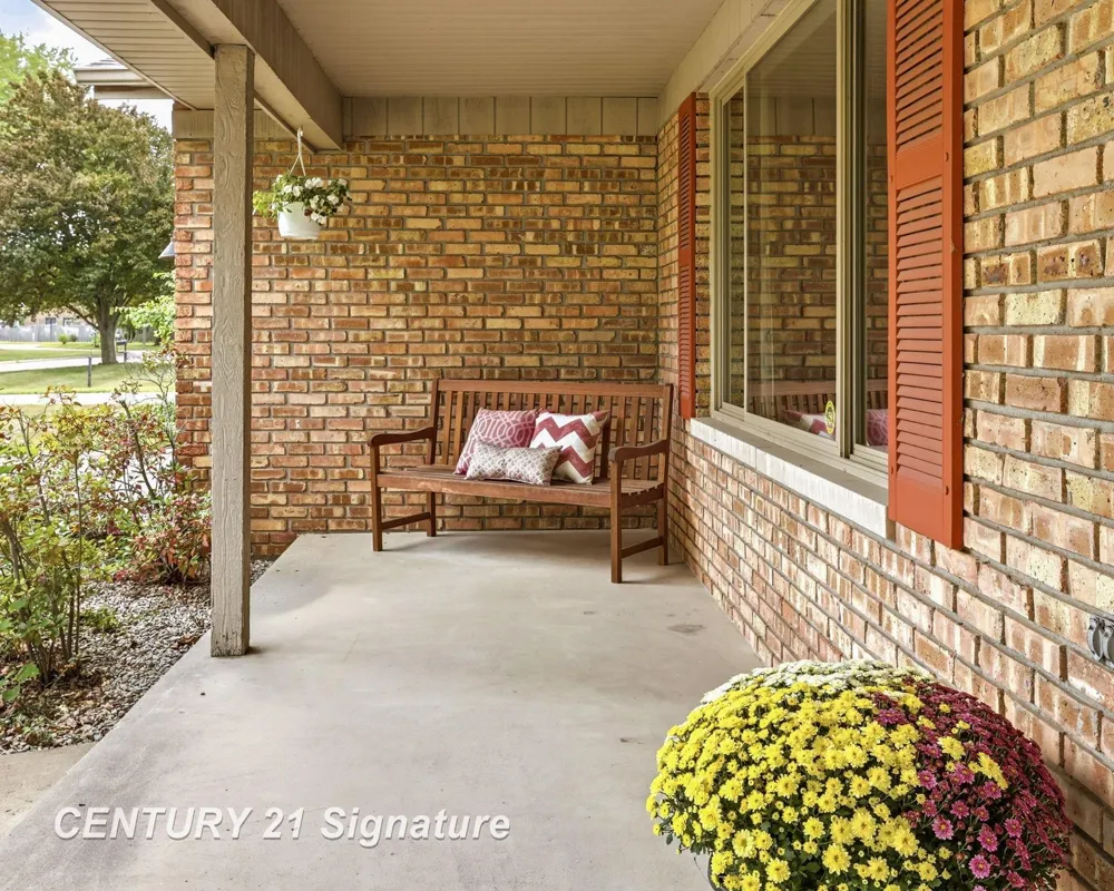 4331 Hilray Drive Saginaw Charter Township, MI 48638