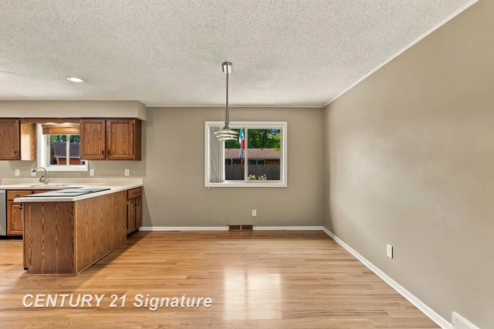 4331 Hilray Drive Saginaw Charter Township, MI 48638