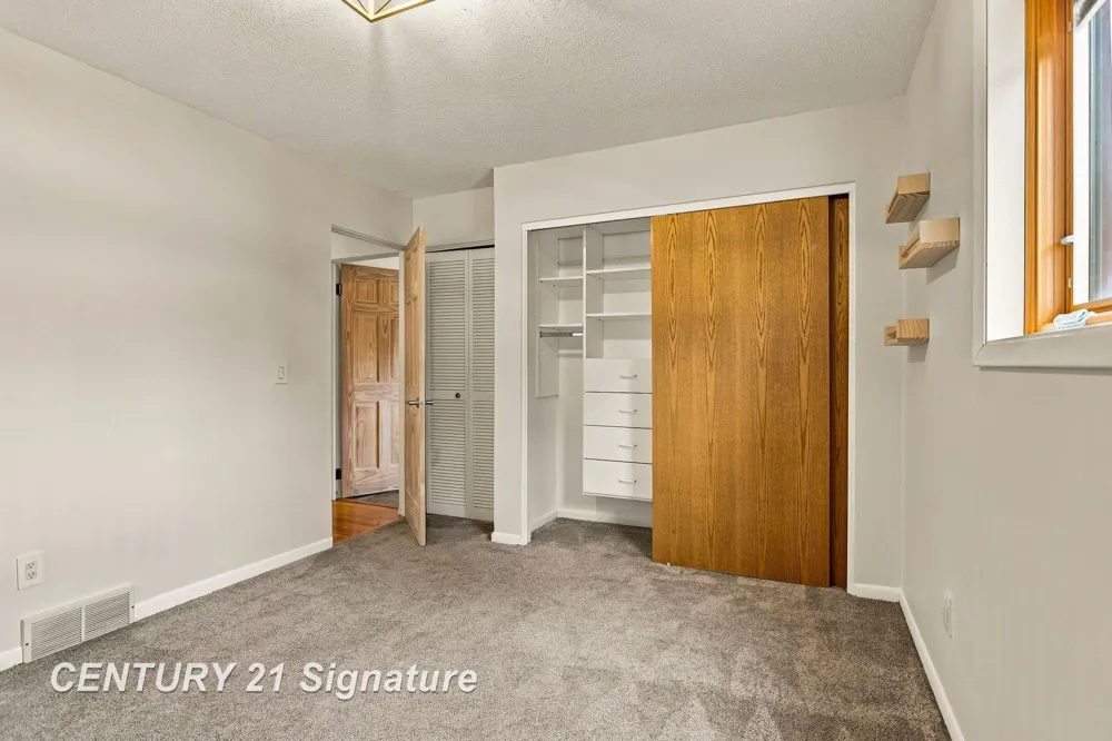 4331 Hilray Drive Saginaw Charter Township, MI 48638