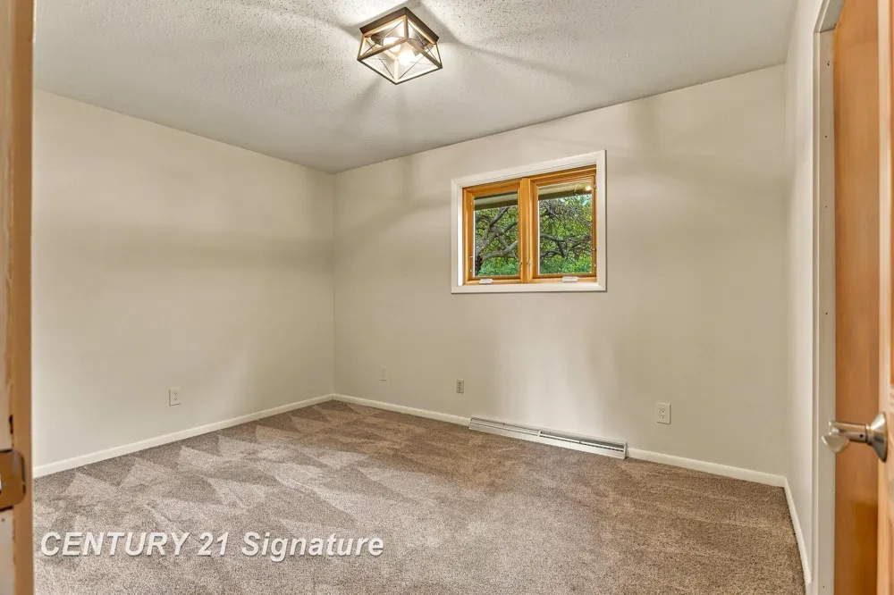 4331 Hilray Drive Saginaw Charter Township, MI 48638