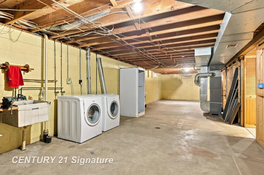 4331 Hilray Drive Saginaw Charter Township, MI 48638