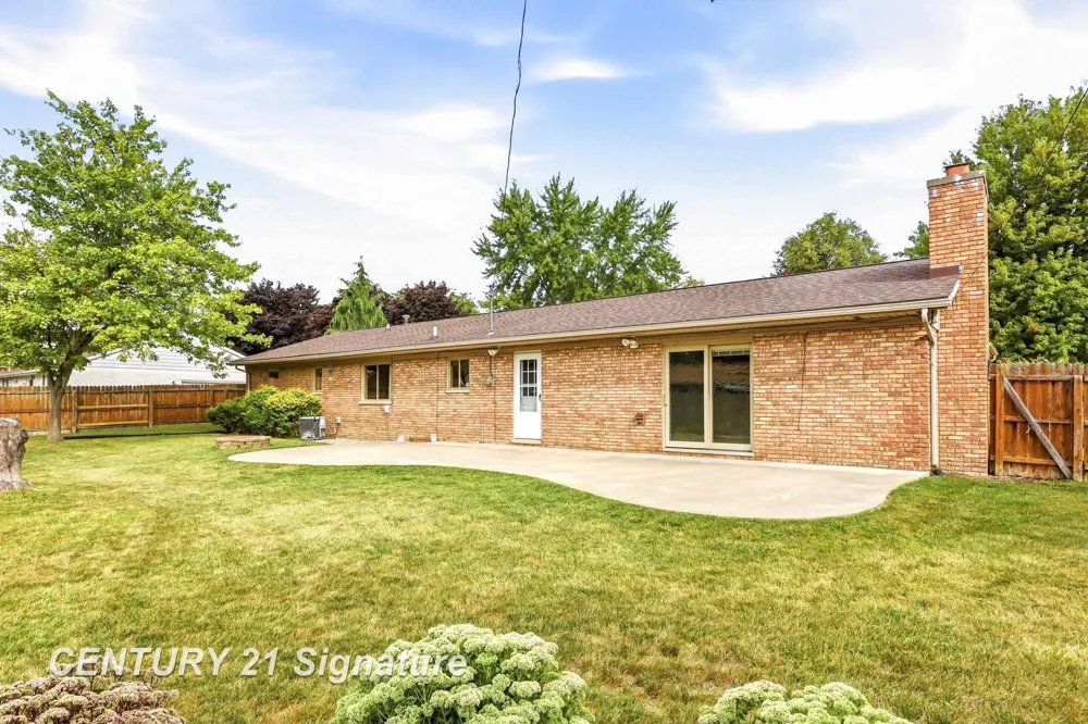 4331 Hilray Drive Saginaw Charter Township, MI 48638
