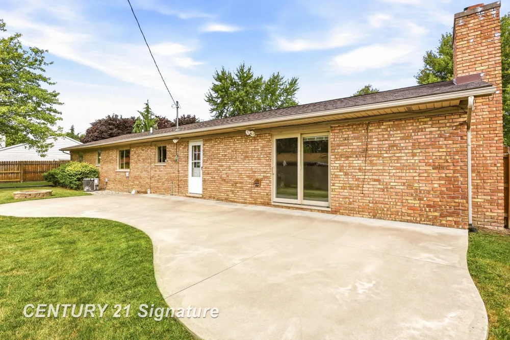 4331 Hilray Drive Saginaw Charter Township, MI 48638
