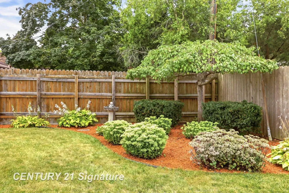 4331 Hilray Drive Saginaw Charter Township, MI 48638