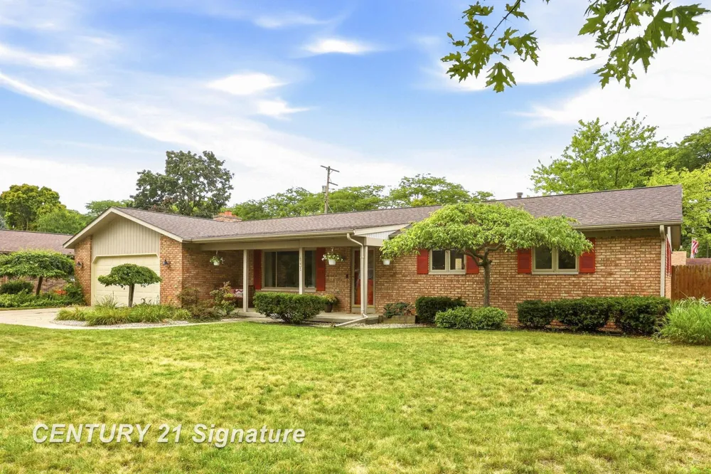 4331 Hilray Drive Saginaw Charter Township, MI 48638