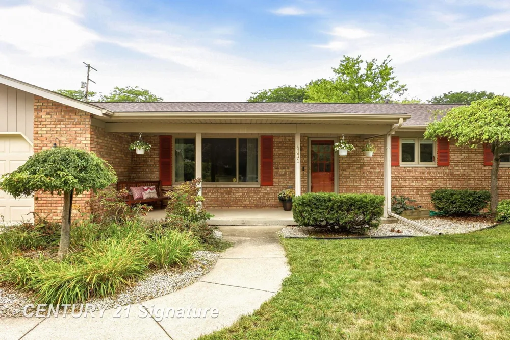4331 Hilray Drive Saginaw Charter Township, MI 48638