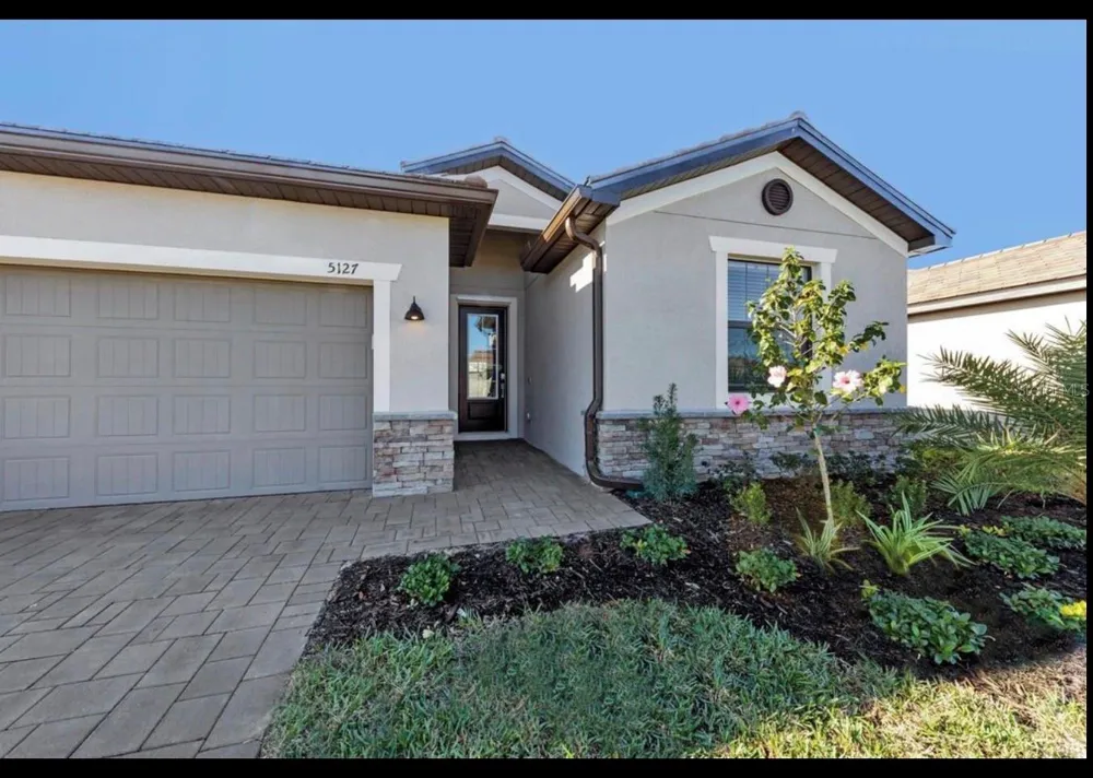 5127 CORAL REEF WAY Bradenton, FL 34211