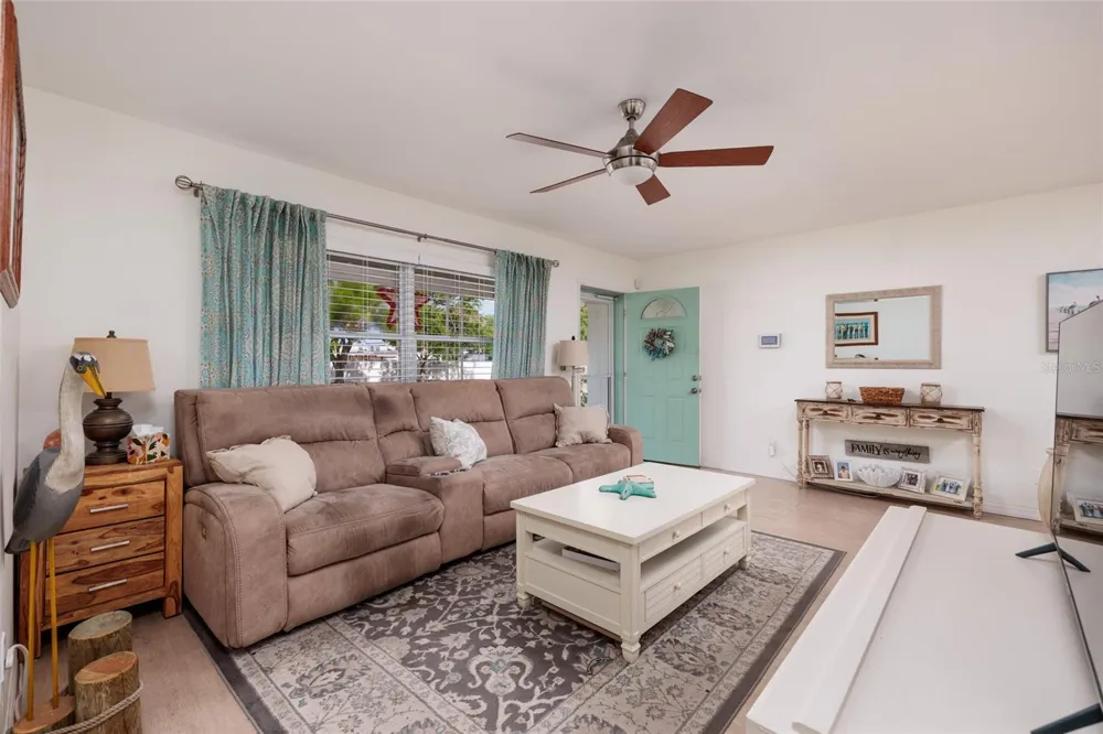 2135 POCAHONTAS DRIVE Largo, FL 33774