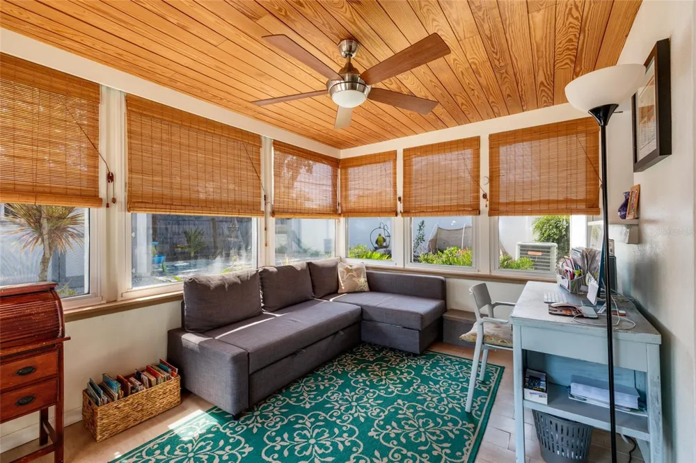 2135 POCAHONTAS DRIVE Largo, FL 33774