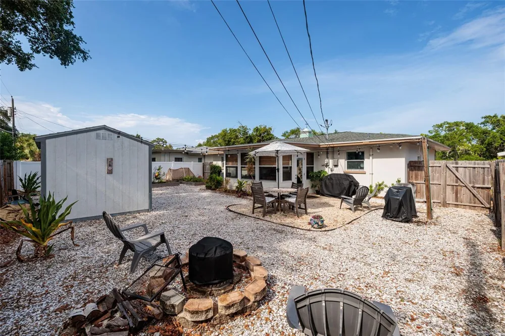 2135 POCAHONTAS DRIVE Largo, FL 33774