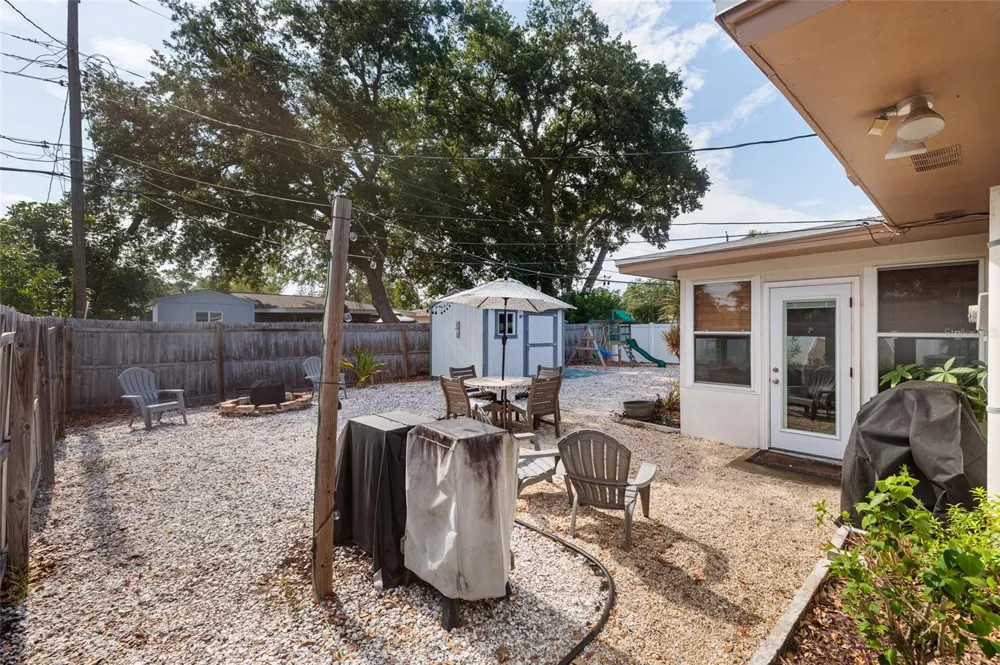 2135 POCAHONTAS DRIVE Largo, FL 33774