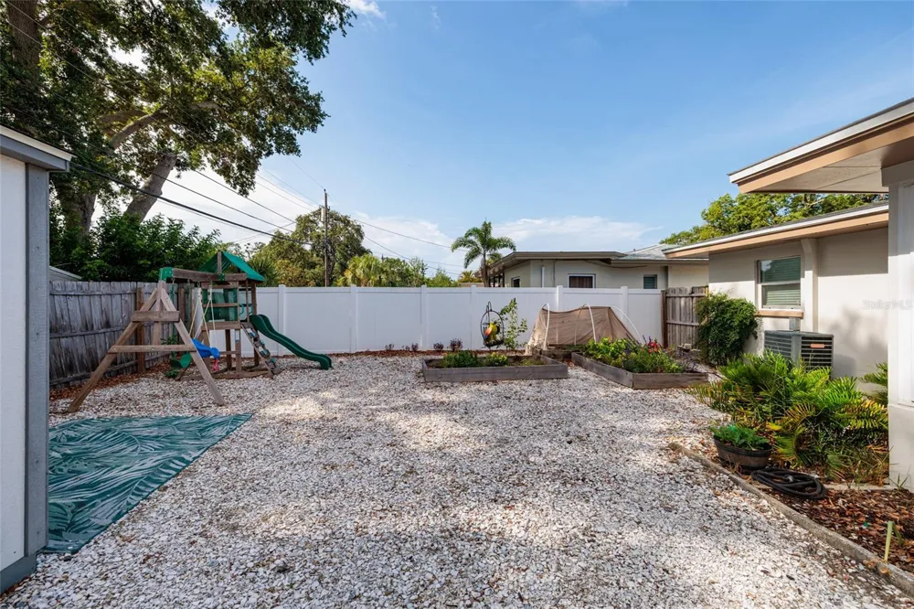 2135 POCAHONTAS DRIVE Largo, FL 33774