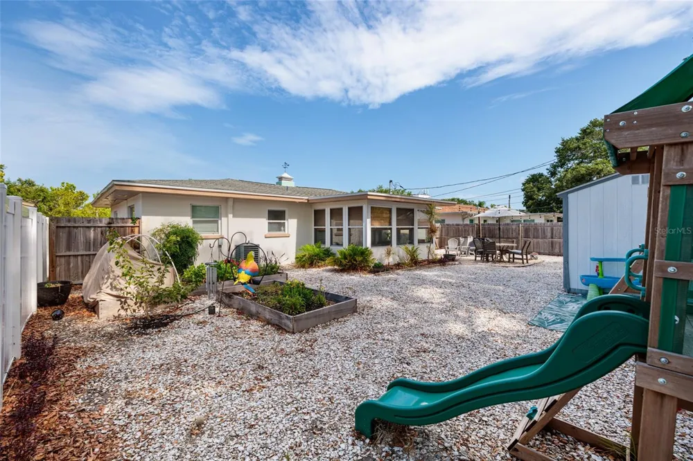2135 POCAHONTAS DRIVE Largo, FL 33774