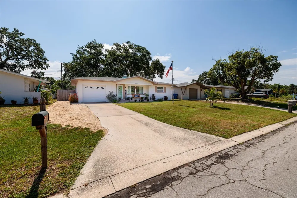2135 POCAHONTAS DRIVE Largo, FL 33774