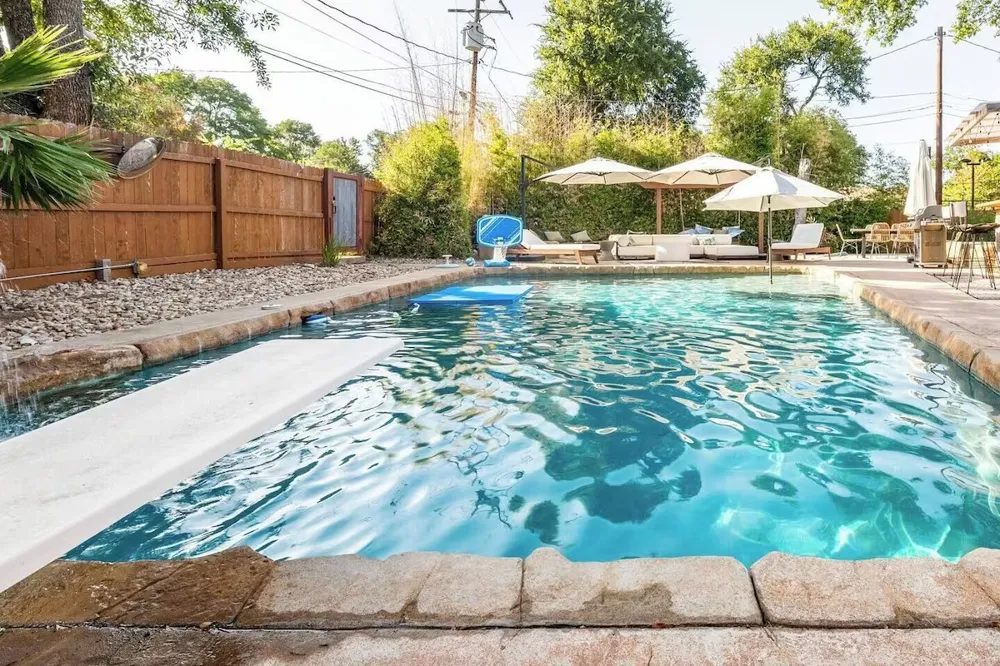6102 Cherrylawn Circle Austin, TX 78723