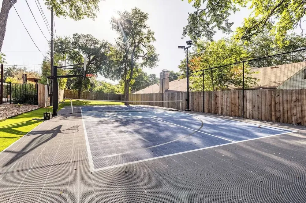 6102 Cherrylawn Circle Austin, TX 78723