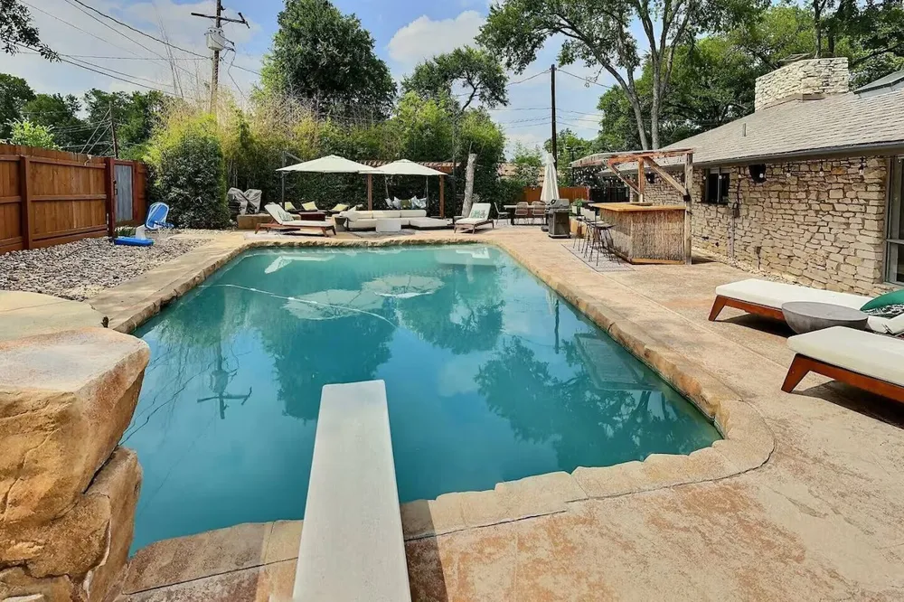6102 Cherrylawn Circle Austin, TX 78723