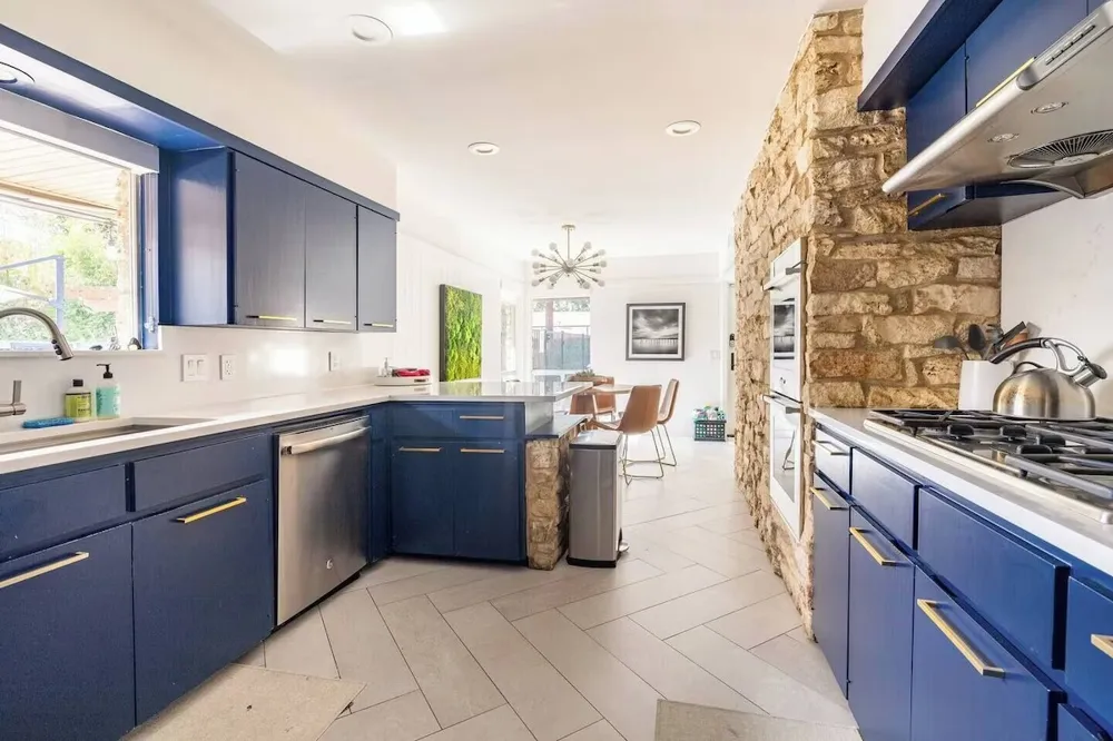 6102 Cherrylawn Circle Austin, TX 78723