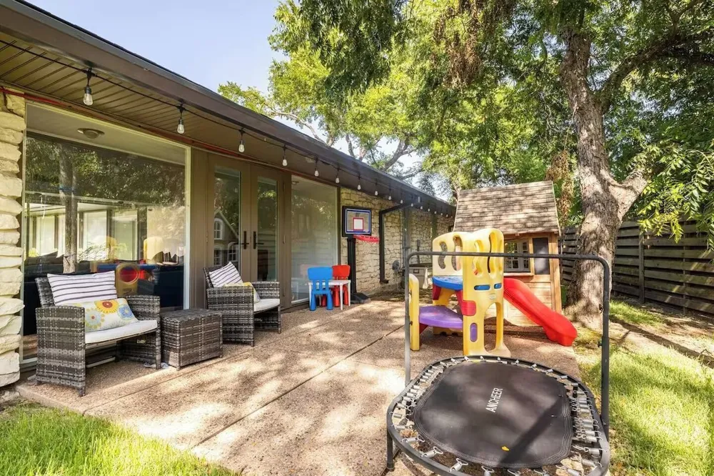 6102 Cherrylawn Circle Austin, TX 78723