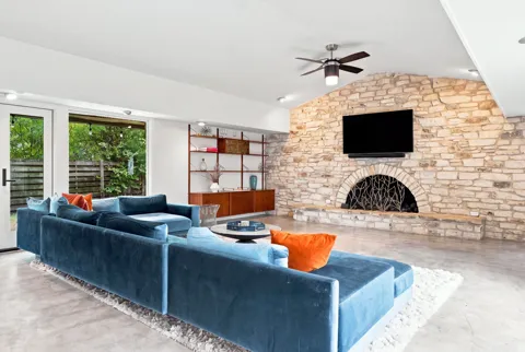 6102 Cherrylawn Circle