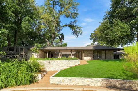 6102 Cherrylawn Circle
