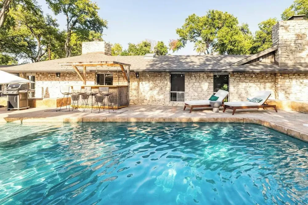 6102 Cherrylawn Circle Austin, TX 78723