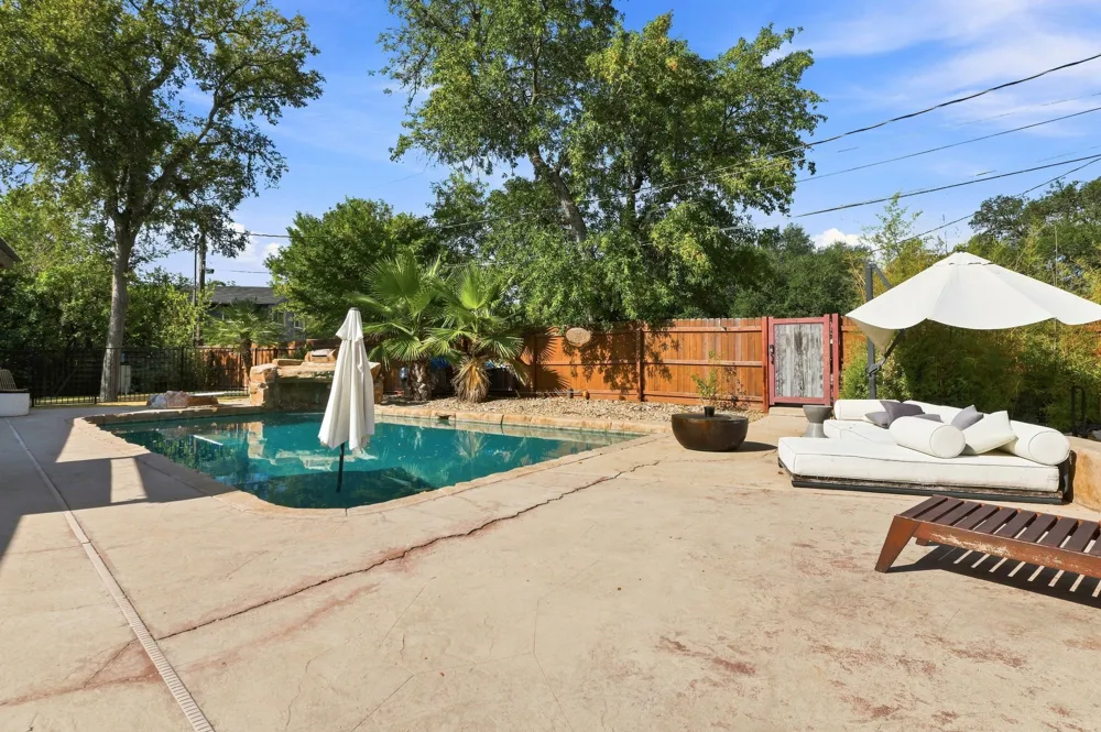 6102 Cherrylawn Circle Austin, TX 78723