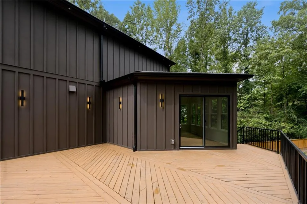 132 Lakeshore Drive NE Marietta, GA 30067