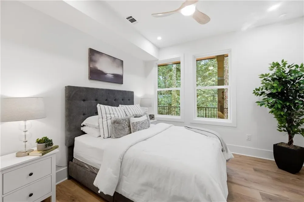 132 Lakeshore Drive NE Marietta, GA 30067
