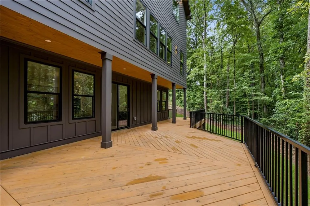 132 Lakeshore Drive NE Marietta, GA 30067