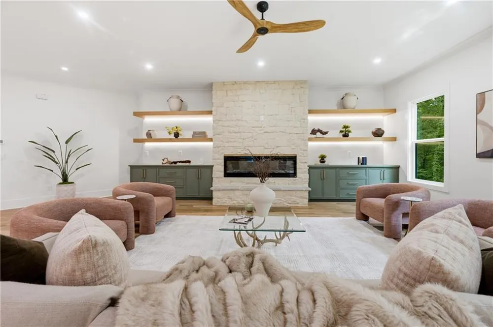 132 Lakeshore Drive NE Marietta, GA 30067