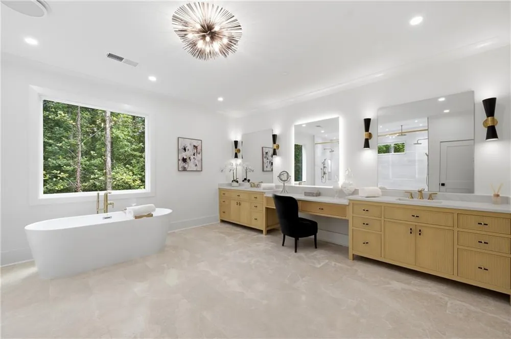 132 Lakeshore Drive NE Marietta, GA 30067