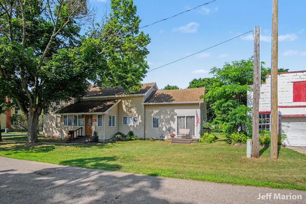 301 Clay Street Greenville, MI 48838