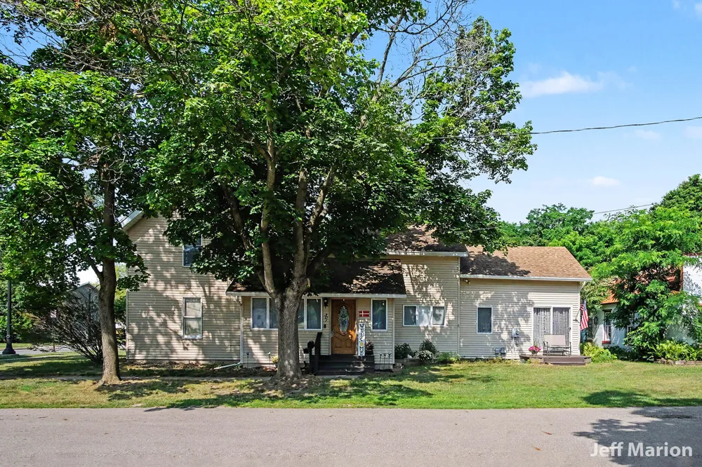 301 Clay Street Greenville, MI 48838