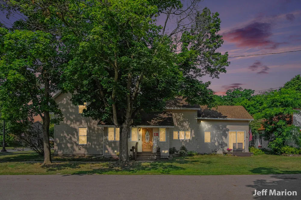301 Clay Street Greenville, MI 48838