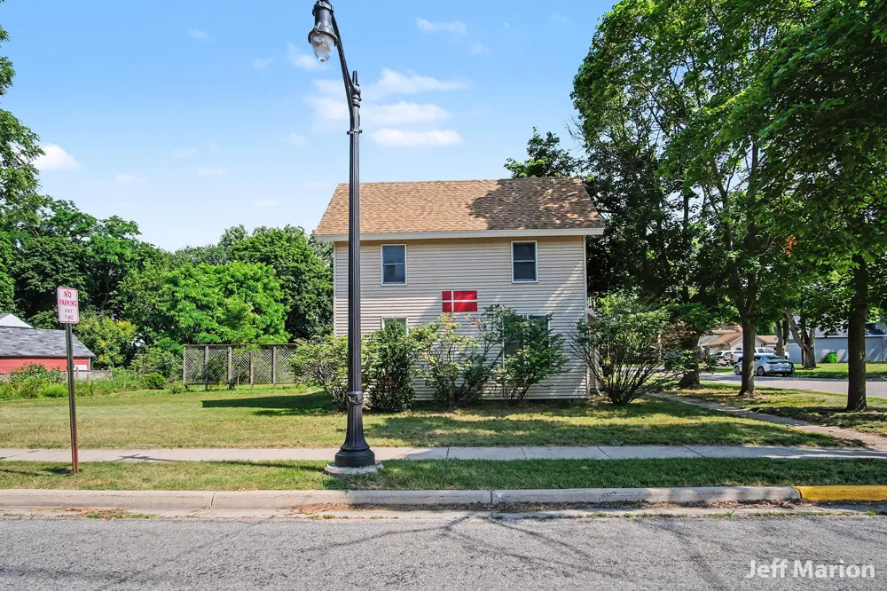 301 Clay Street Greenville, MI 48838