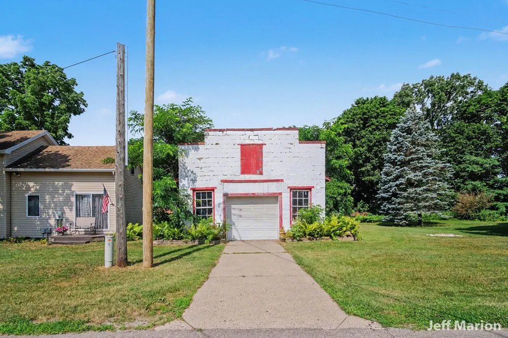 301 Clay Street Greenville, MI 48838