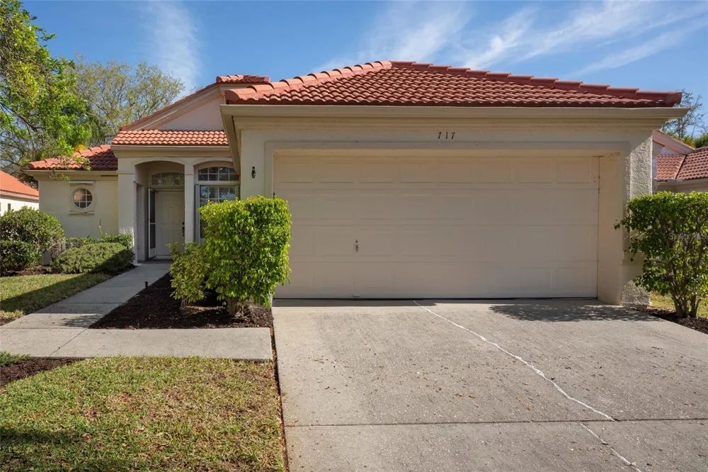 717 LIGHTHOUSE DRIVE Tarpon Springs, FL 34689