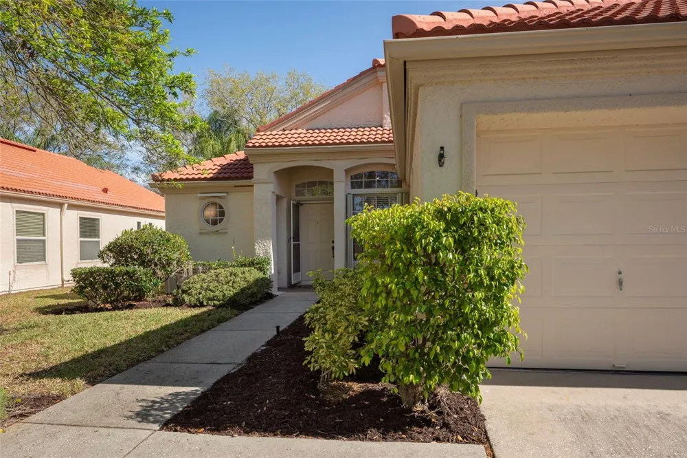 717 LIGHTHOUSE DRIVE Tarpon Springs, FL 34689